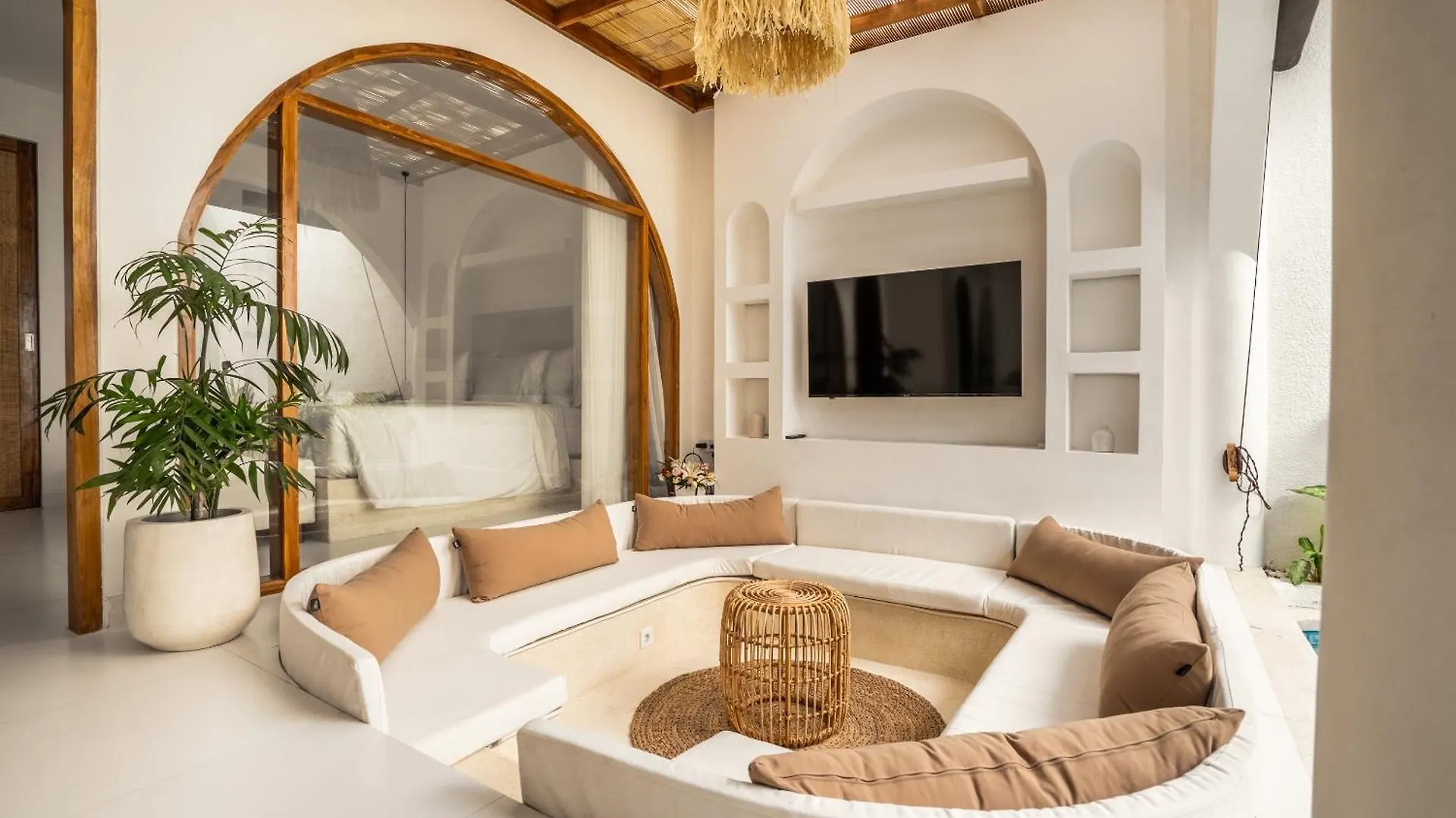 La Feliz Villa Seminyak  塞米亚克